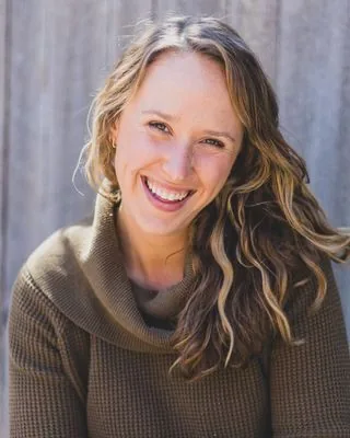 Portrait of Loryn Cummins
